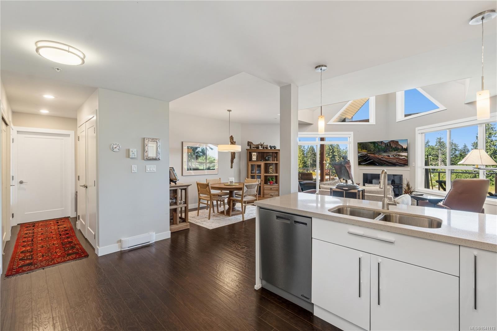 #302-439 College Rd, Qualicum Beach, BC