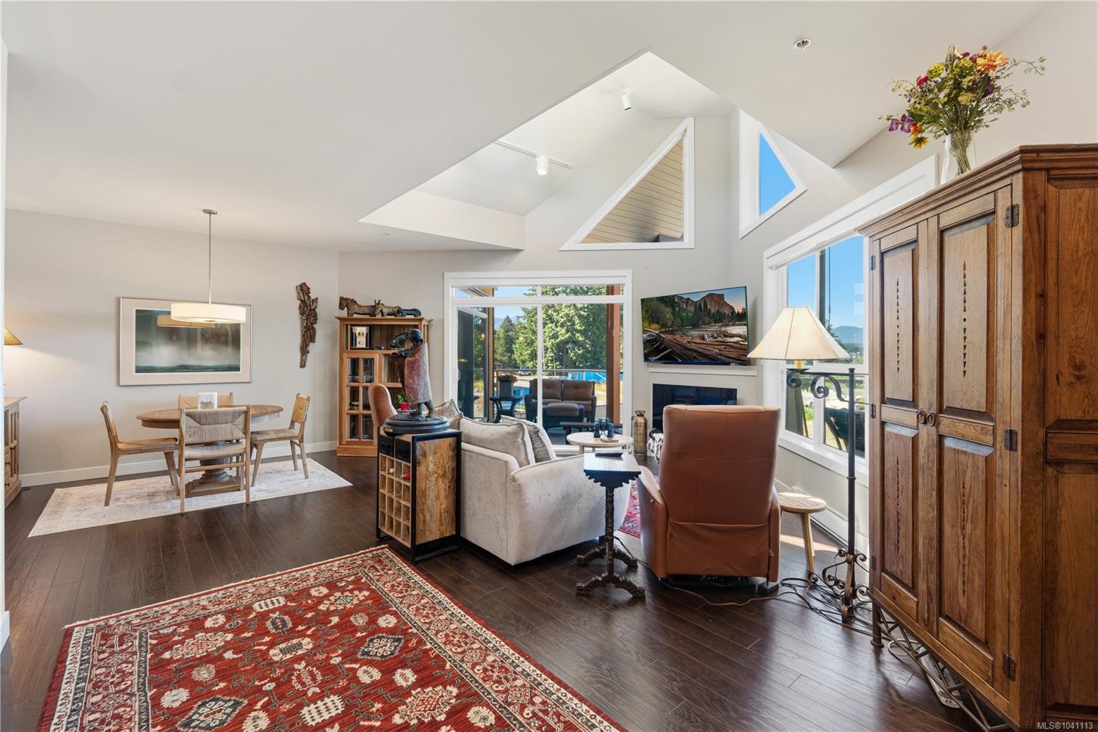 #302-439 College Rd, Qualicum Beach, BC