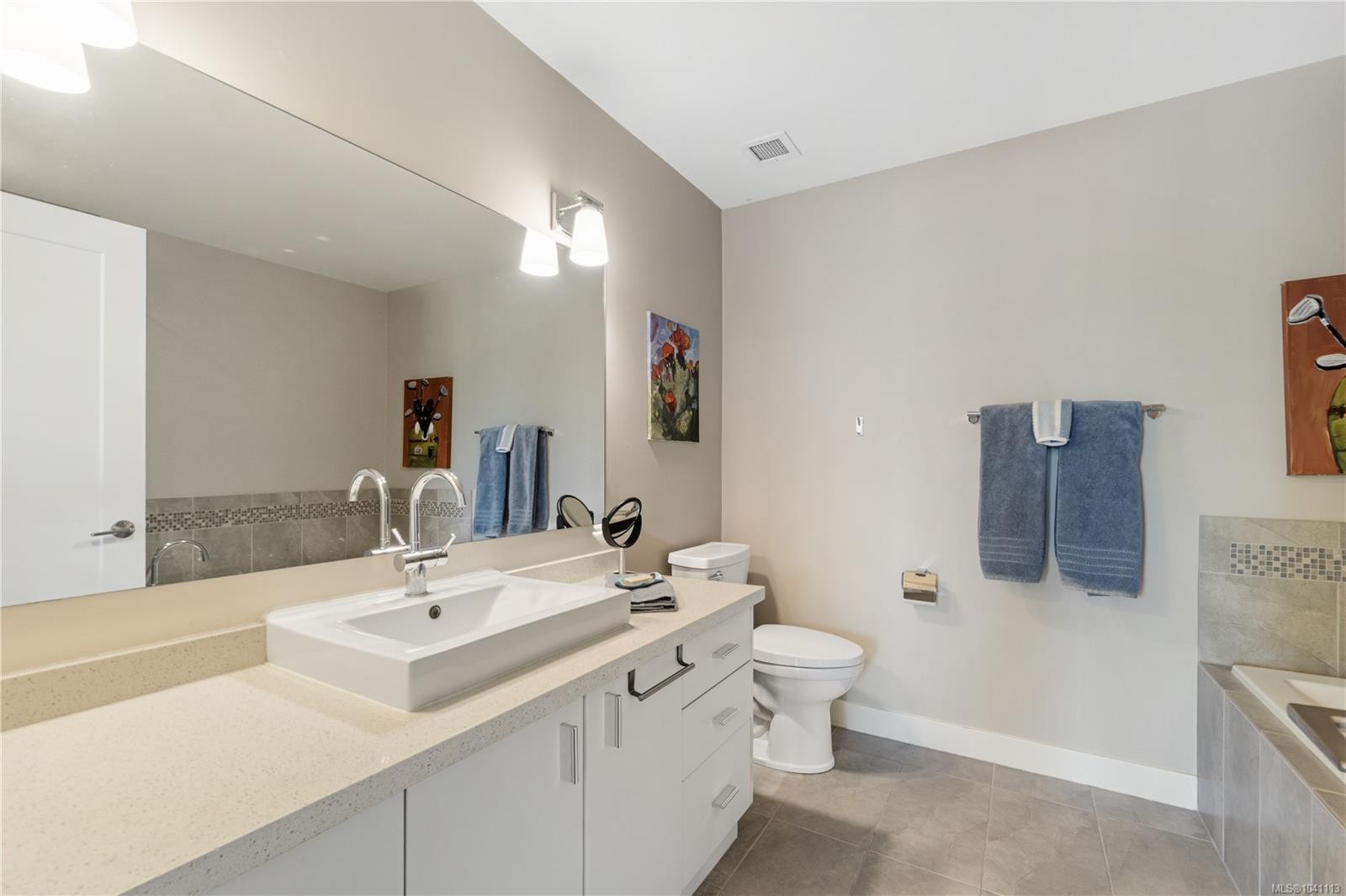 #302-439 College Rd, Qualicum Beach, BC