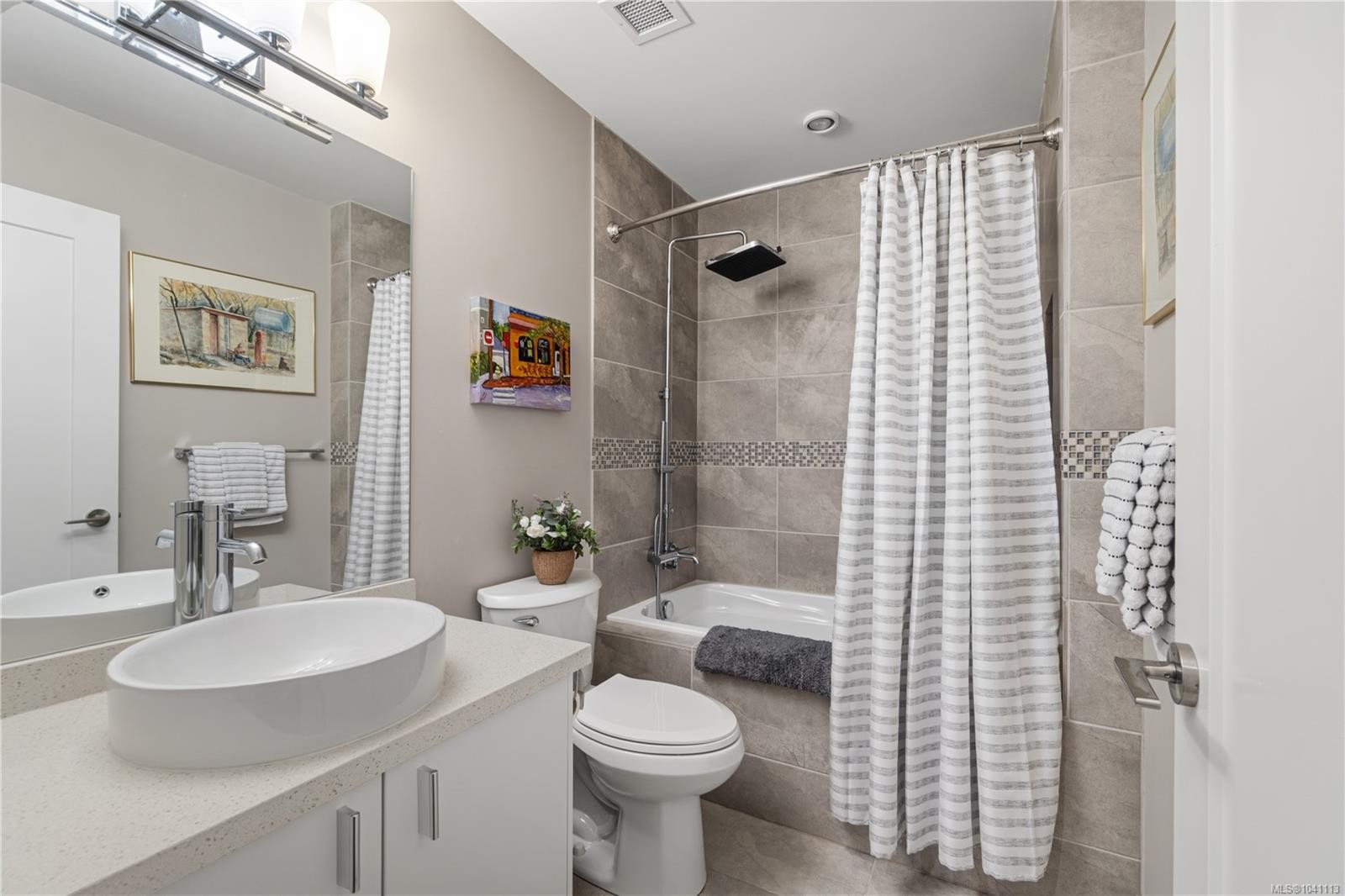 #302-439 College Rd, Qualicum Beach, BC