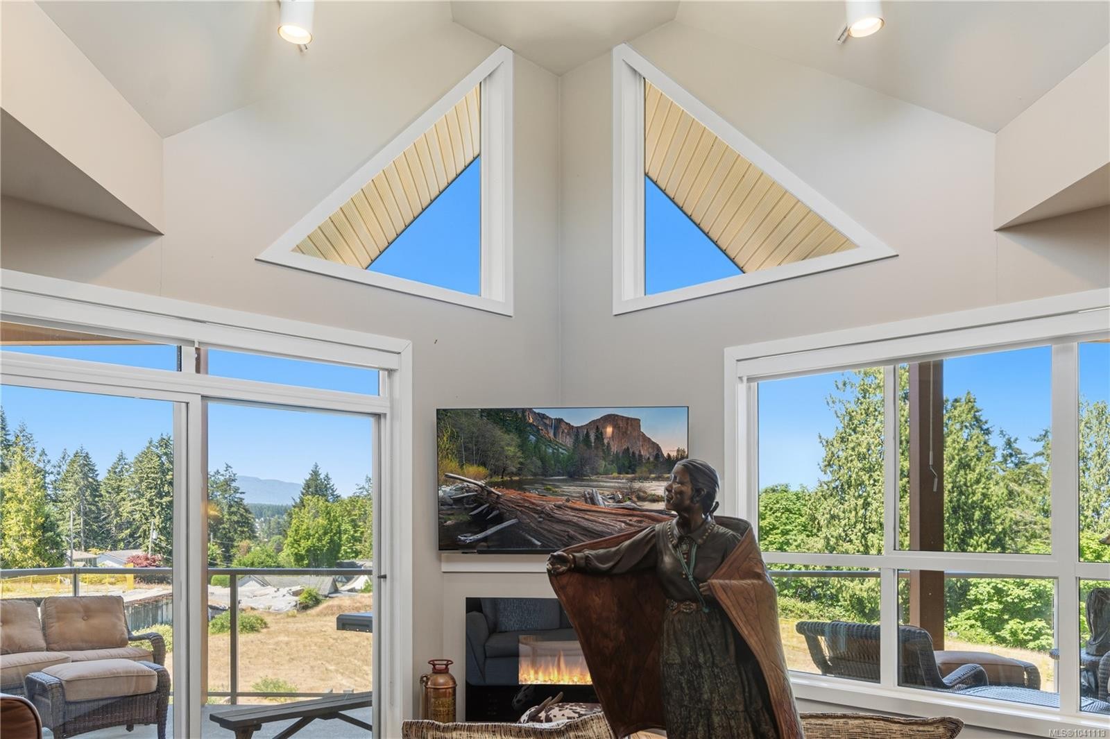#302-439 College Rd, Qualicum Beach, BC