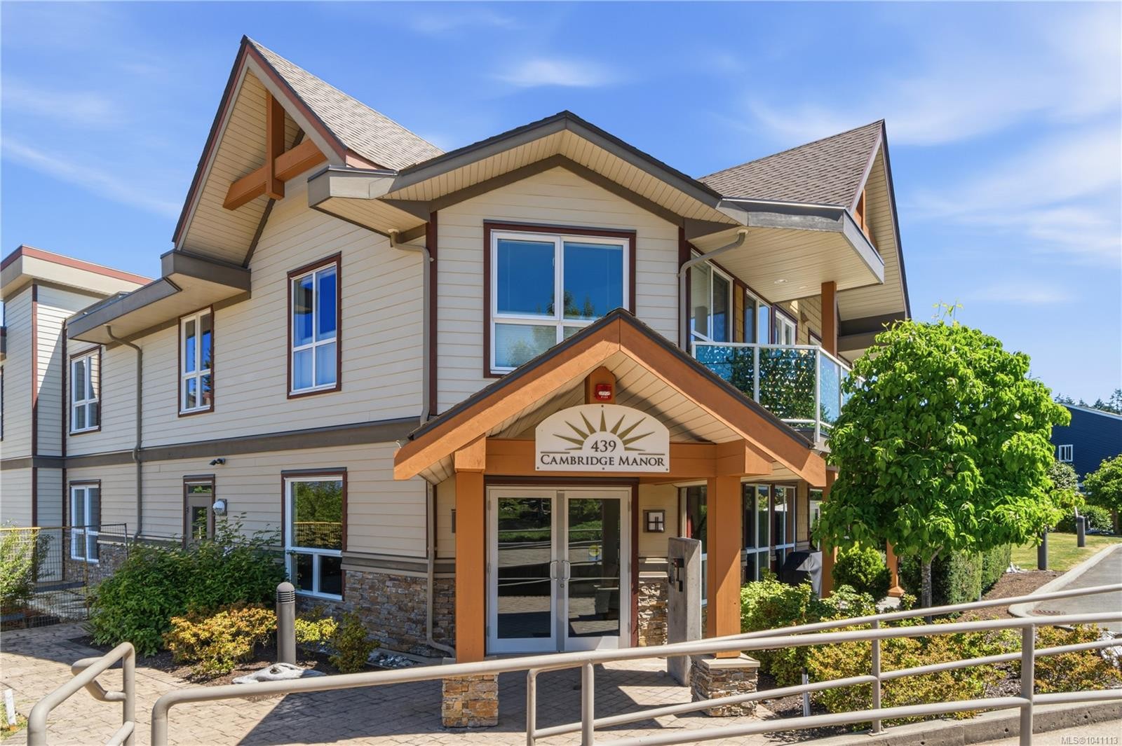 #302-439 College Rd, Qualicum Beach, BC