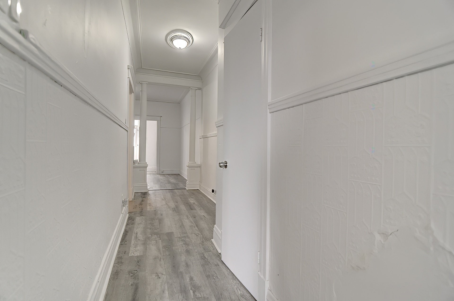 Mud Room - 8621 Rue St-Denis, Montréal (Villeray/Saint-Michel/Parc-Extension), QC