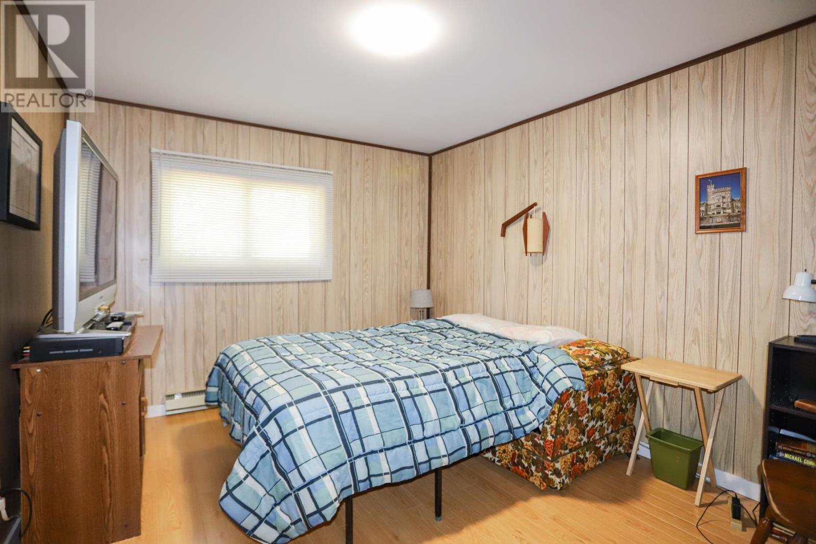 2370 Base Line Rd, Prince Township, ON - Indoor Photo Showing Bedroom