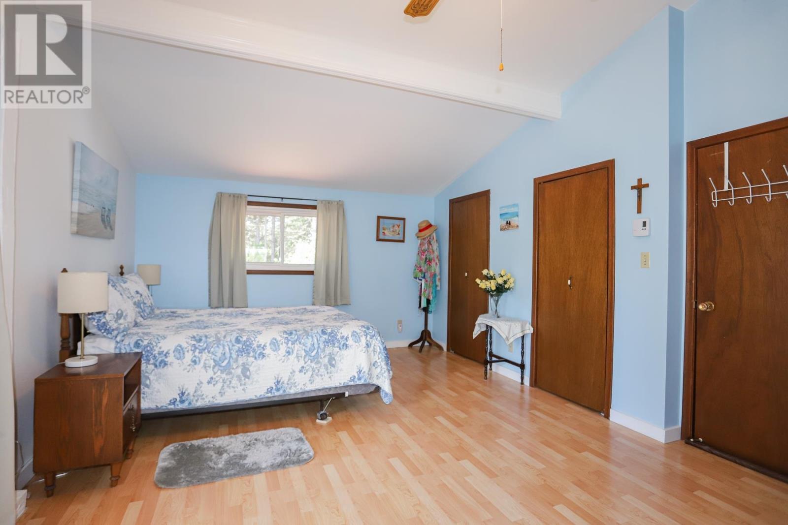 2370 Base Line Rd, Prince Township, ON - Indoor Photo Showing Bedroom