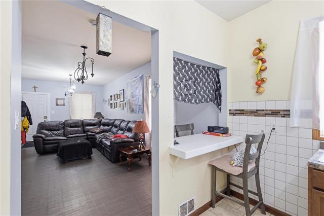 669 Flora Ave, Winnipeg, MB