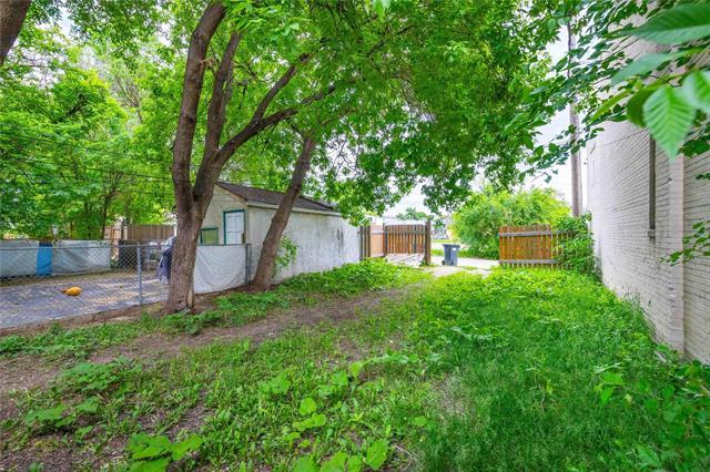 669 Flora Ave, Winnipeg, MB