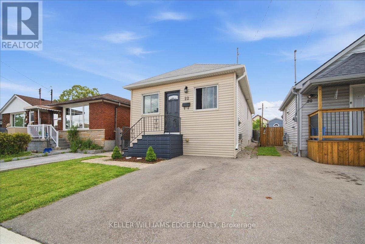 22 Delena Avenue N, Hamilton, ON - Outdoor