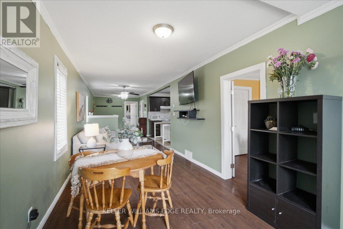 22 Delena Avenue N, Hamilton, ON - Indoor