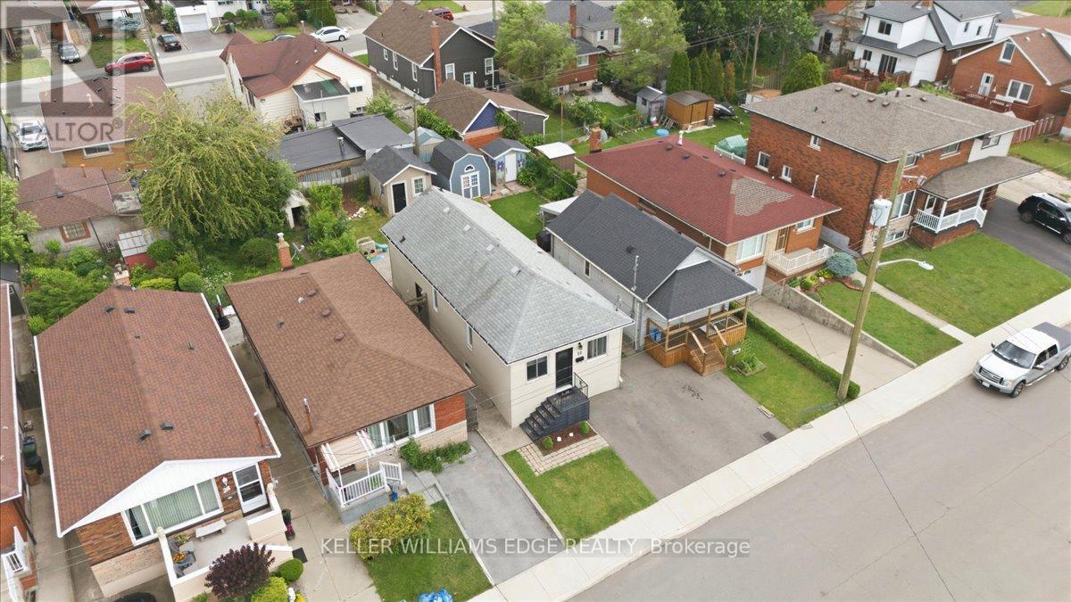 22 Delena Avenue N, Hamilton, ON - With View