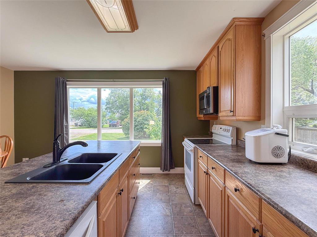 721 5Th Avenue, Rivers, MB