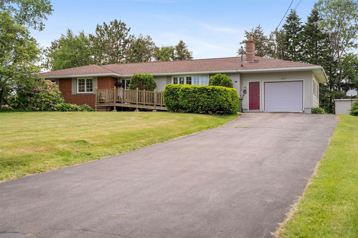 44 Meadow Park Drive, East Amherst, NS