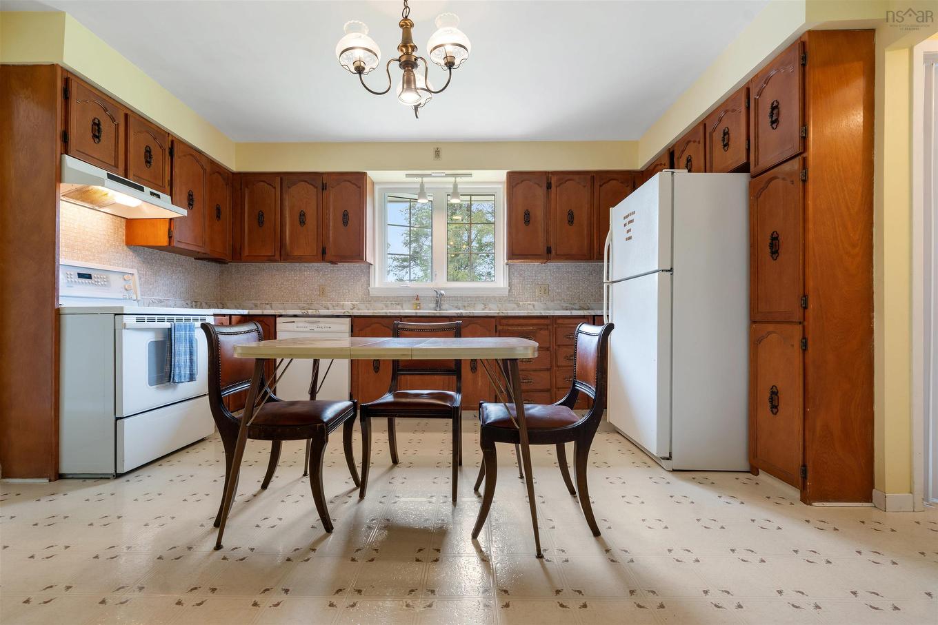 44 Meadow Park Drive, East Amherst, NS