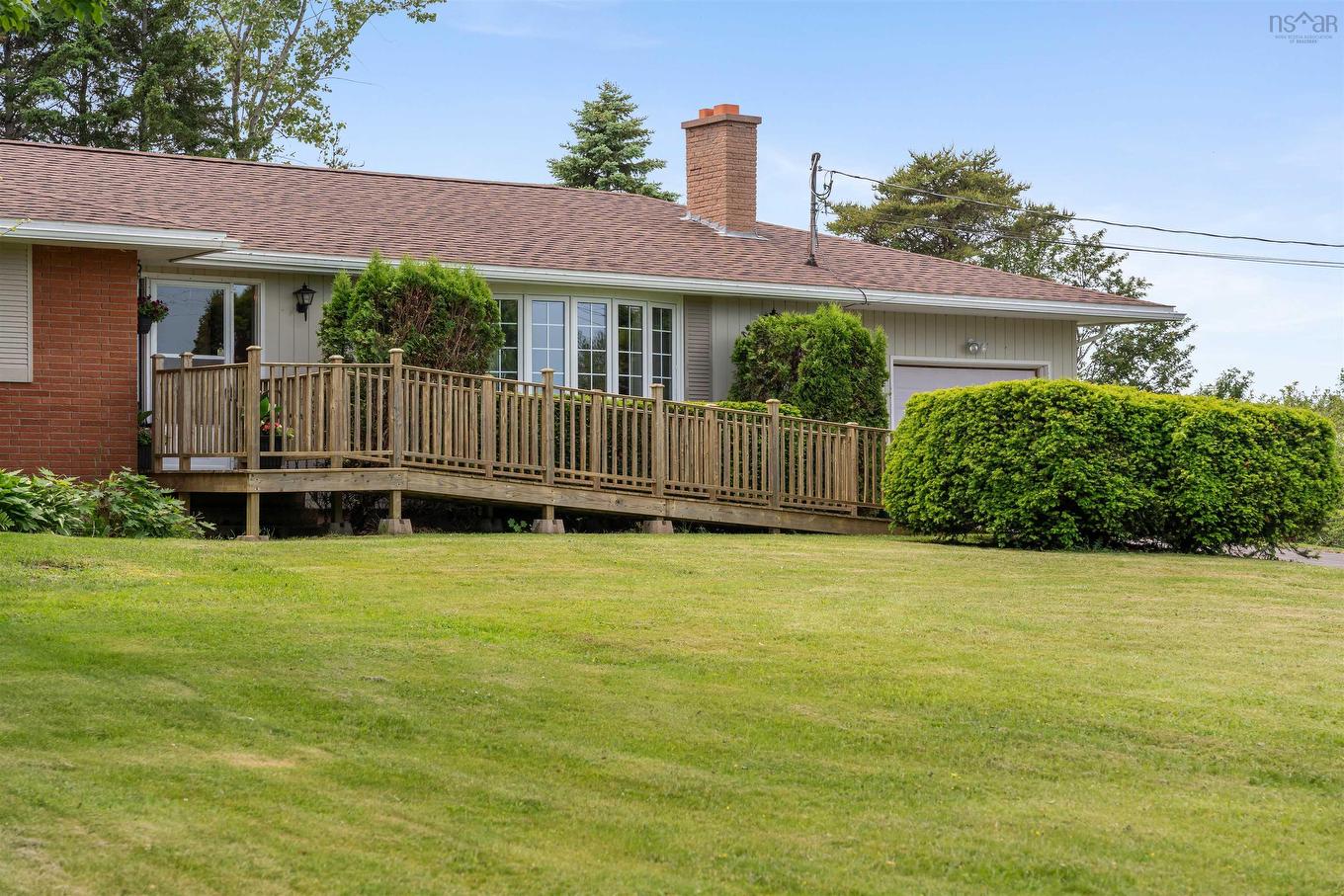 44 Meadow Park Drive, East Amherst, NS