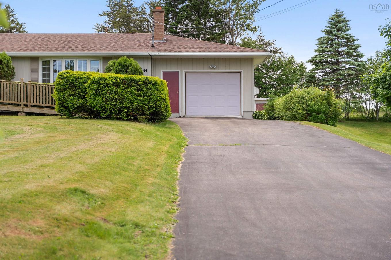 44 Meadow Park Drive, East Amherst, NS