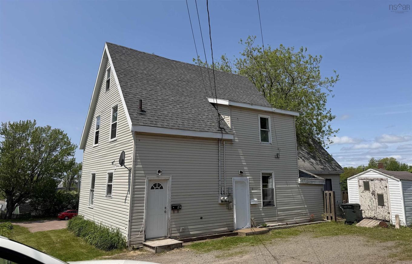 8 East Pleasant Street, Amherst, NS