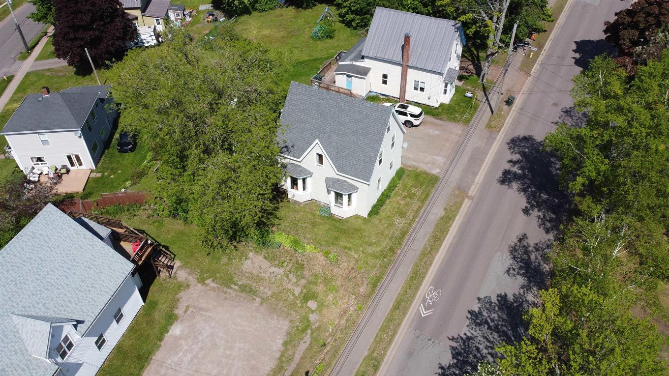 8 East Pleasant Street, Amherst, NS