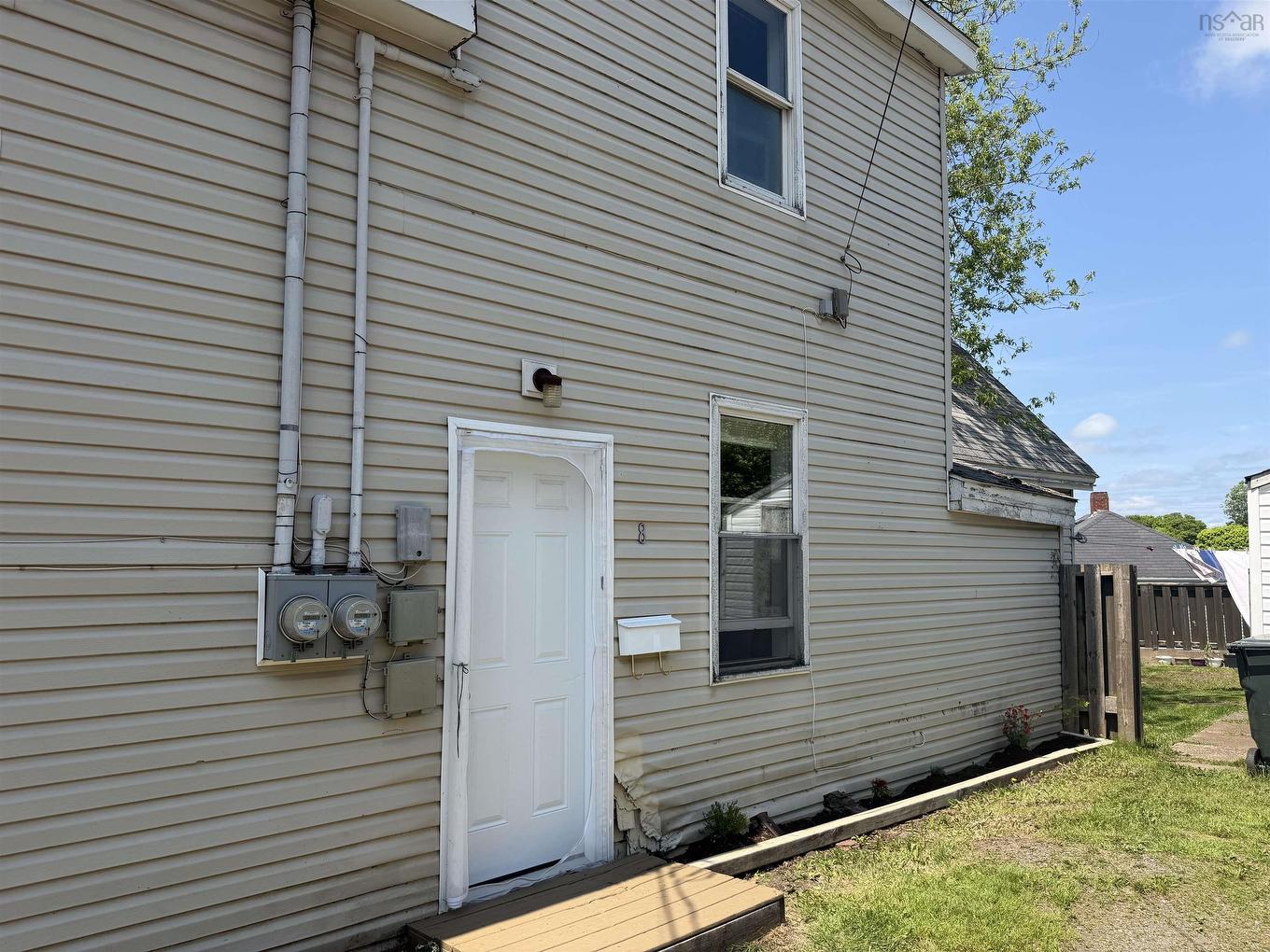 8 East Pleasant Street, Amherst, NS