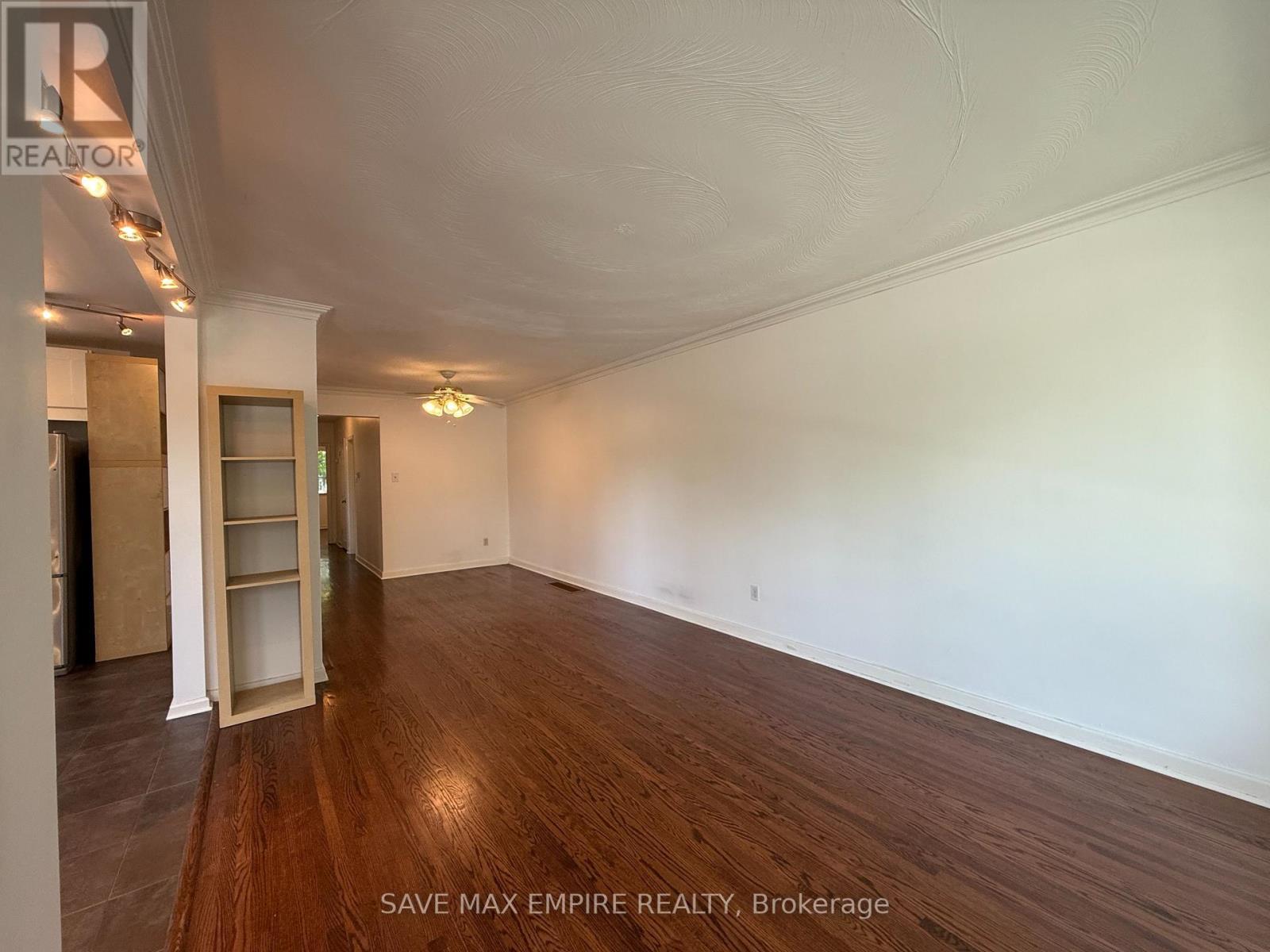 1560 Sandgate Crescent, Mississauga, ON
