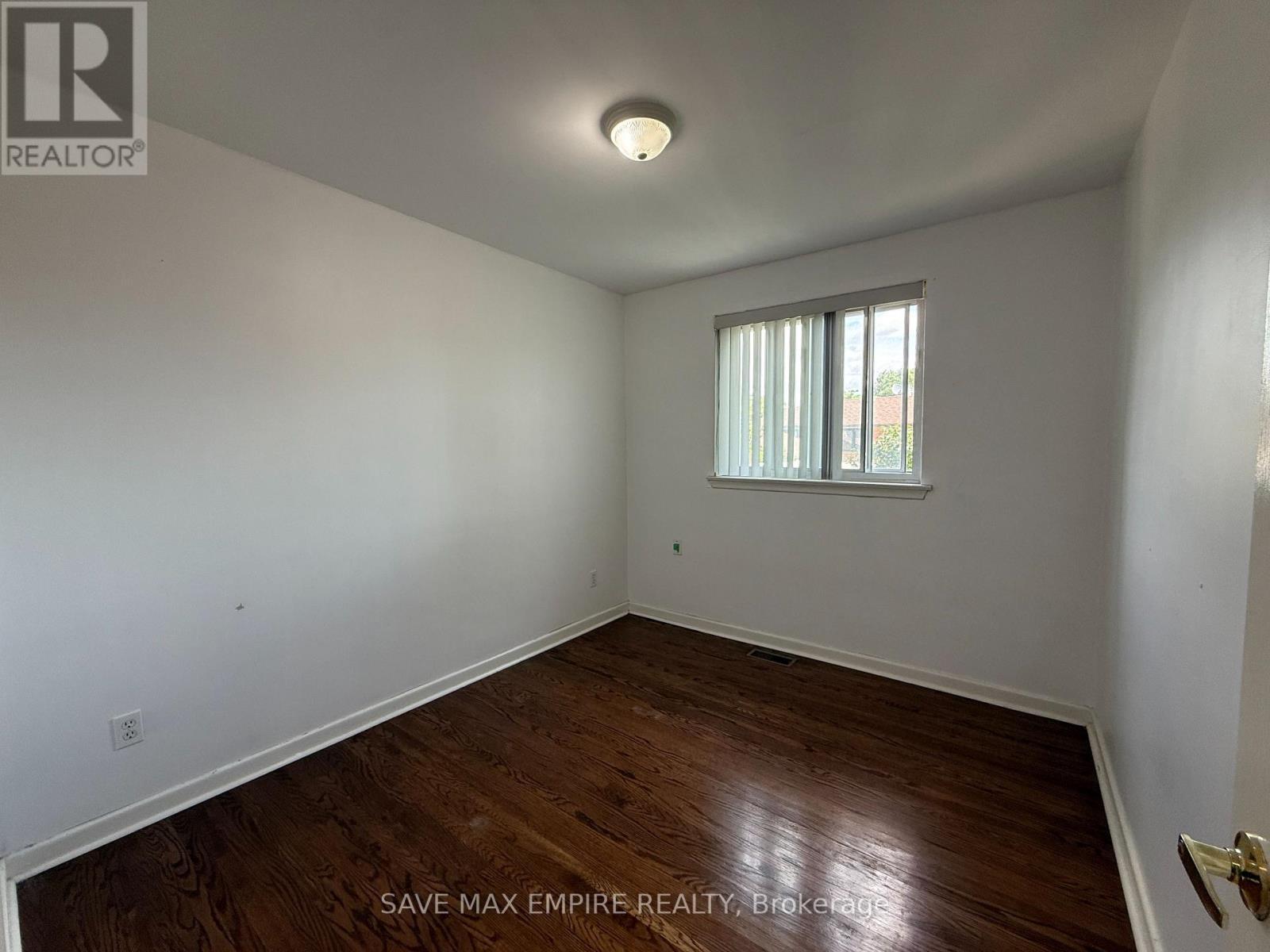 1560 Sandgate Crescent, Mississauga, ON