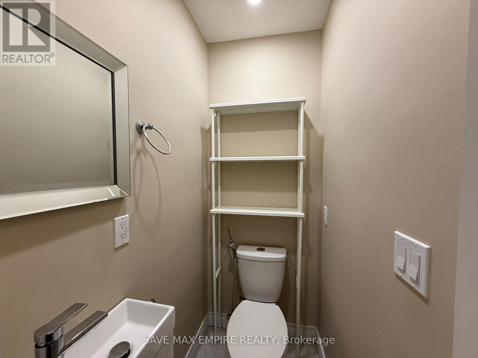 1560 Sandgate Crescent, Mississauga, ON