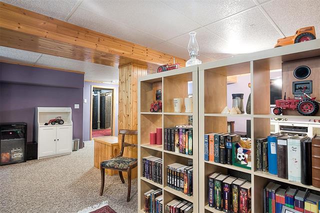 699 Elm St, Winnipeg, MB