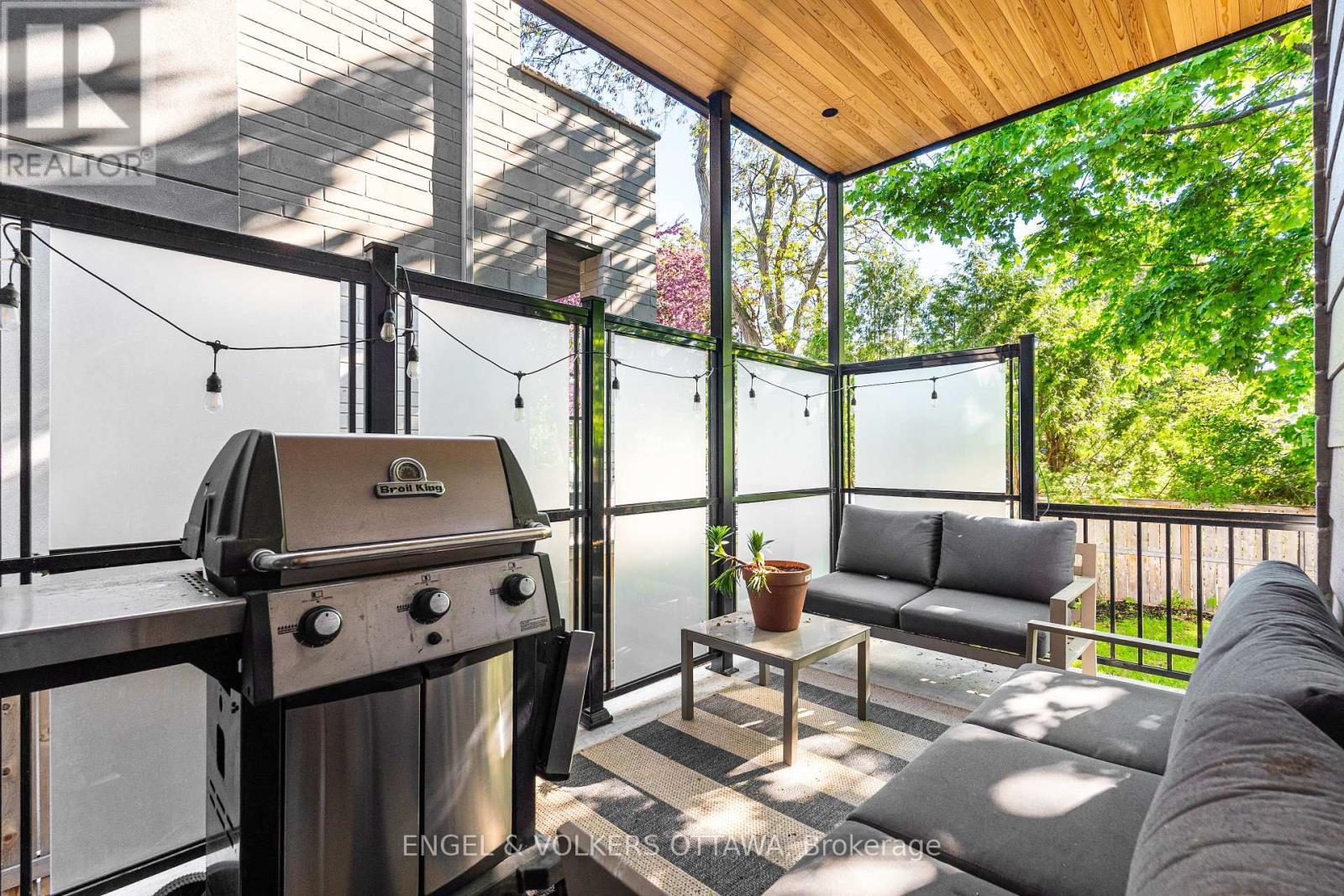 508 Roosevelt Avenue, Ottawa, ON