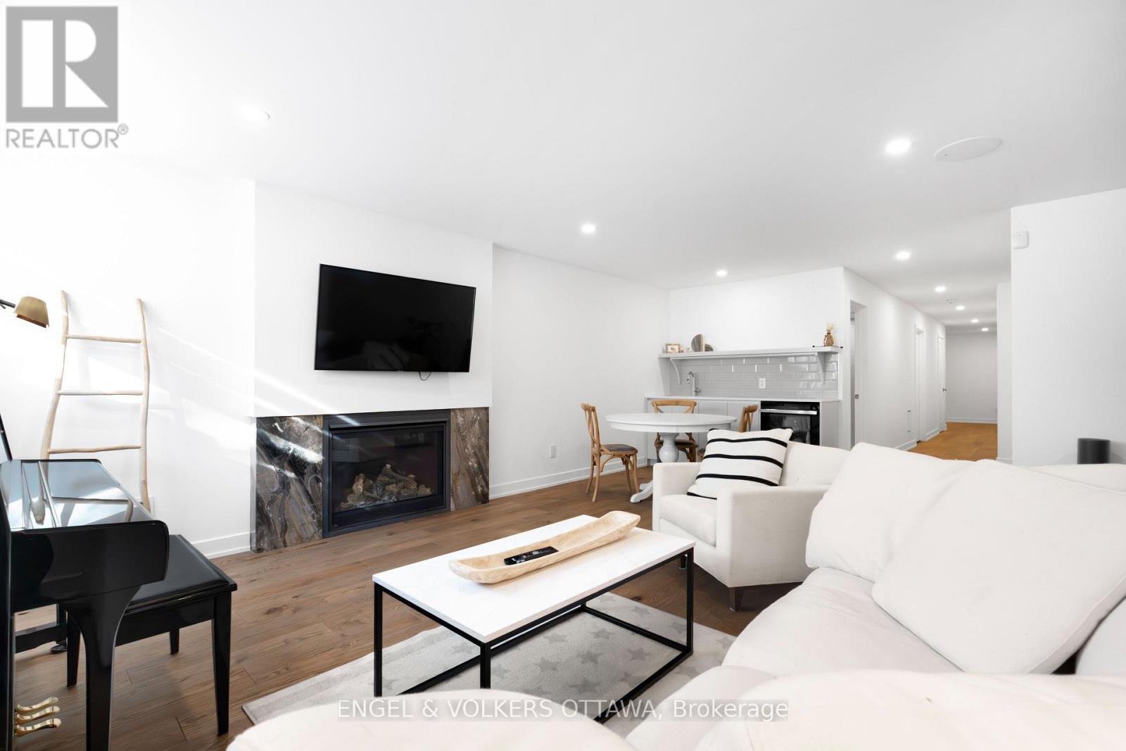 508 Roosevelt Avenue, Ottawa, ON