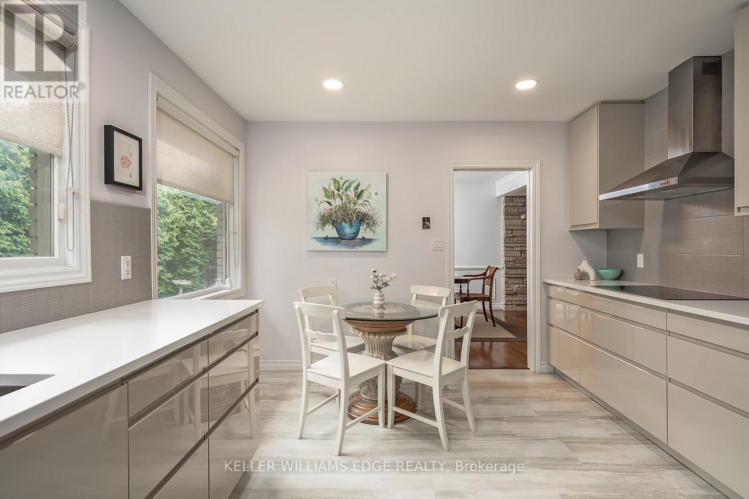 280 Penn Drive, Burlington, ON - Indoor