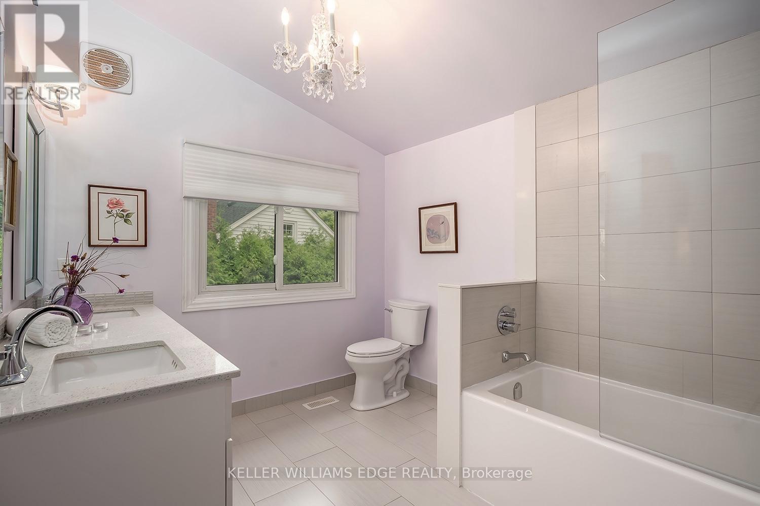280 Penn Drive, Burlington, ON - Indoor Photo Showing Bathroom
