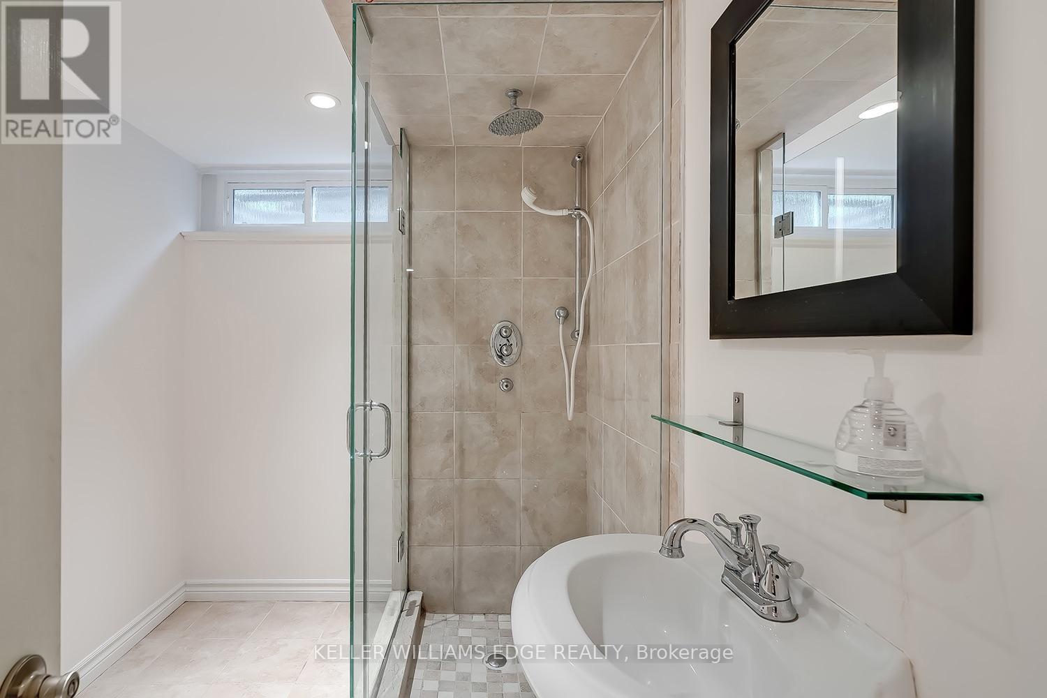 280 Penn Drive, Burlington, ON - Indoor Photo Showing Bathroom