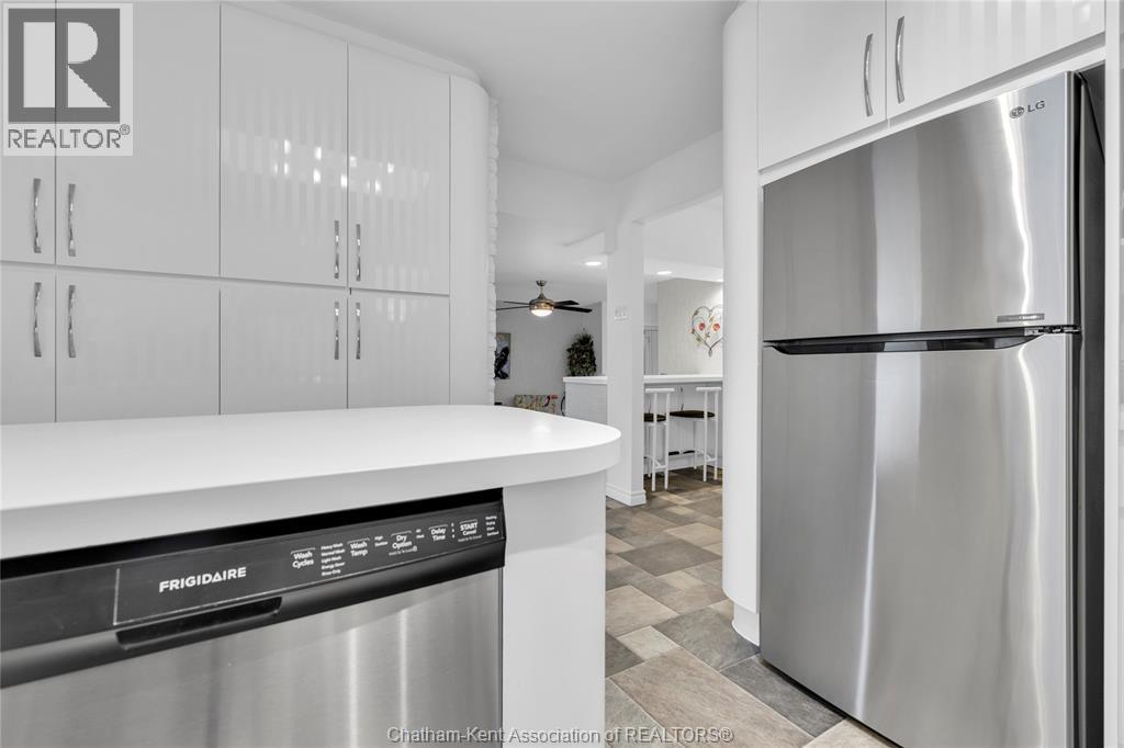 5 Phyllis Avenue, Chatham, ON