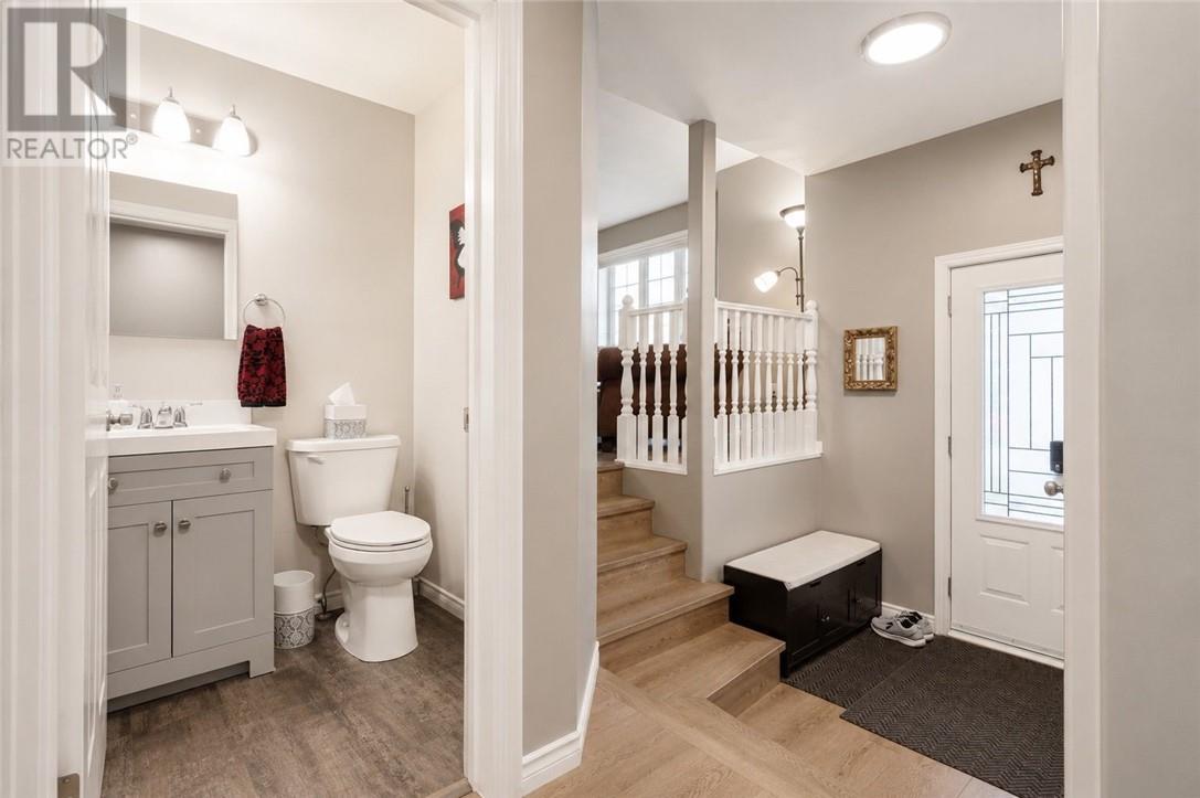 214 Ravina Ave, Garson, ON