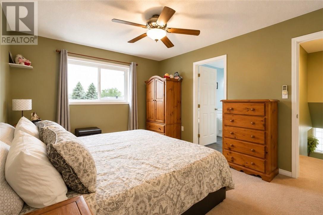 214 Ravina Ave, Garson, ON