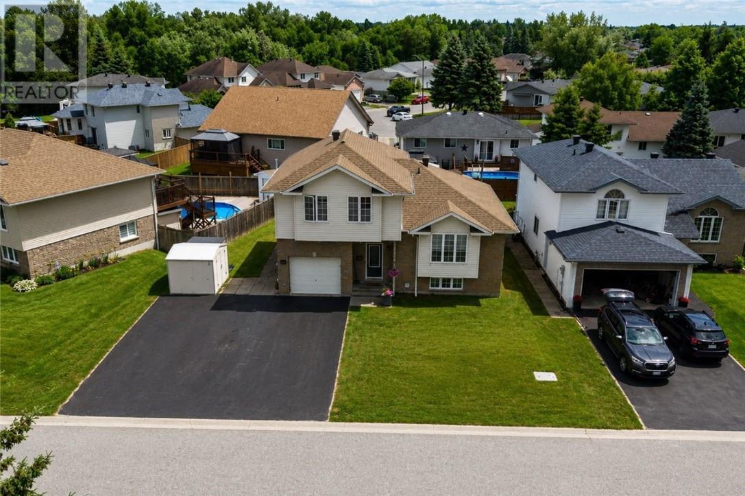 214 Ravina Ave, Garson, ON