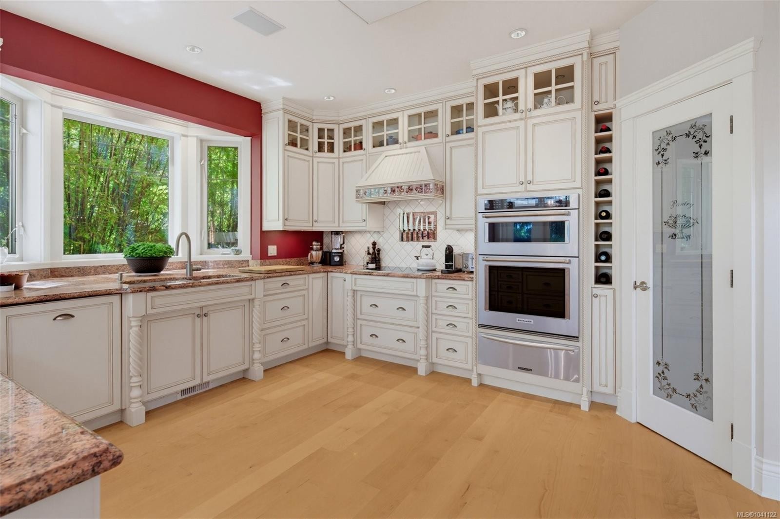 1062 River Rd, Highlands, BC