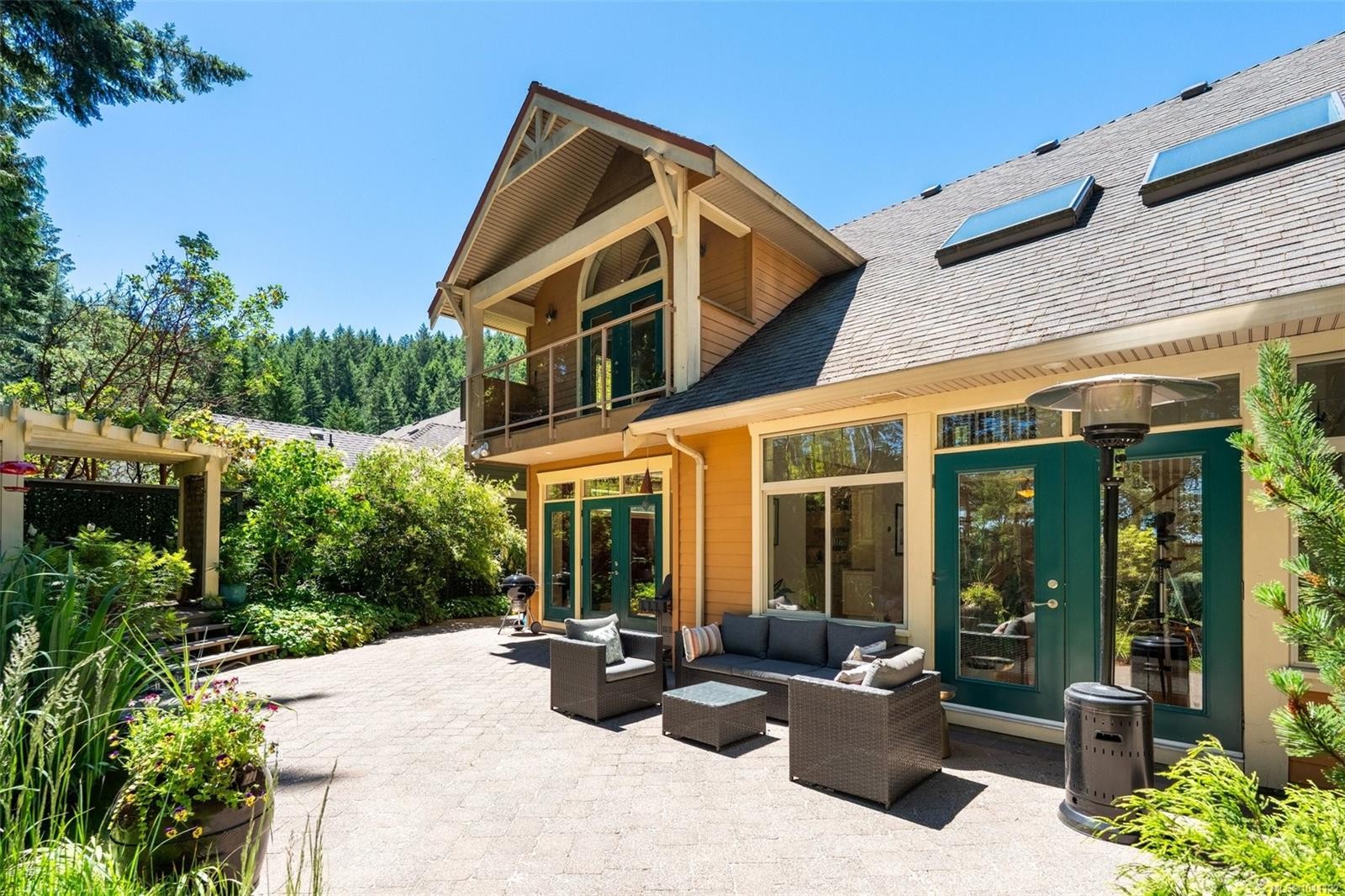 1062 River Rd, Highlands, BC