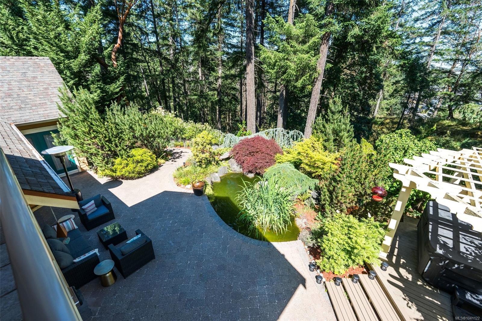 1062 River Rd, Highlands, BC