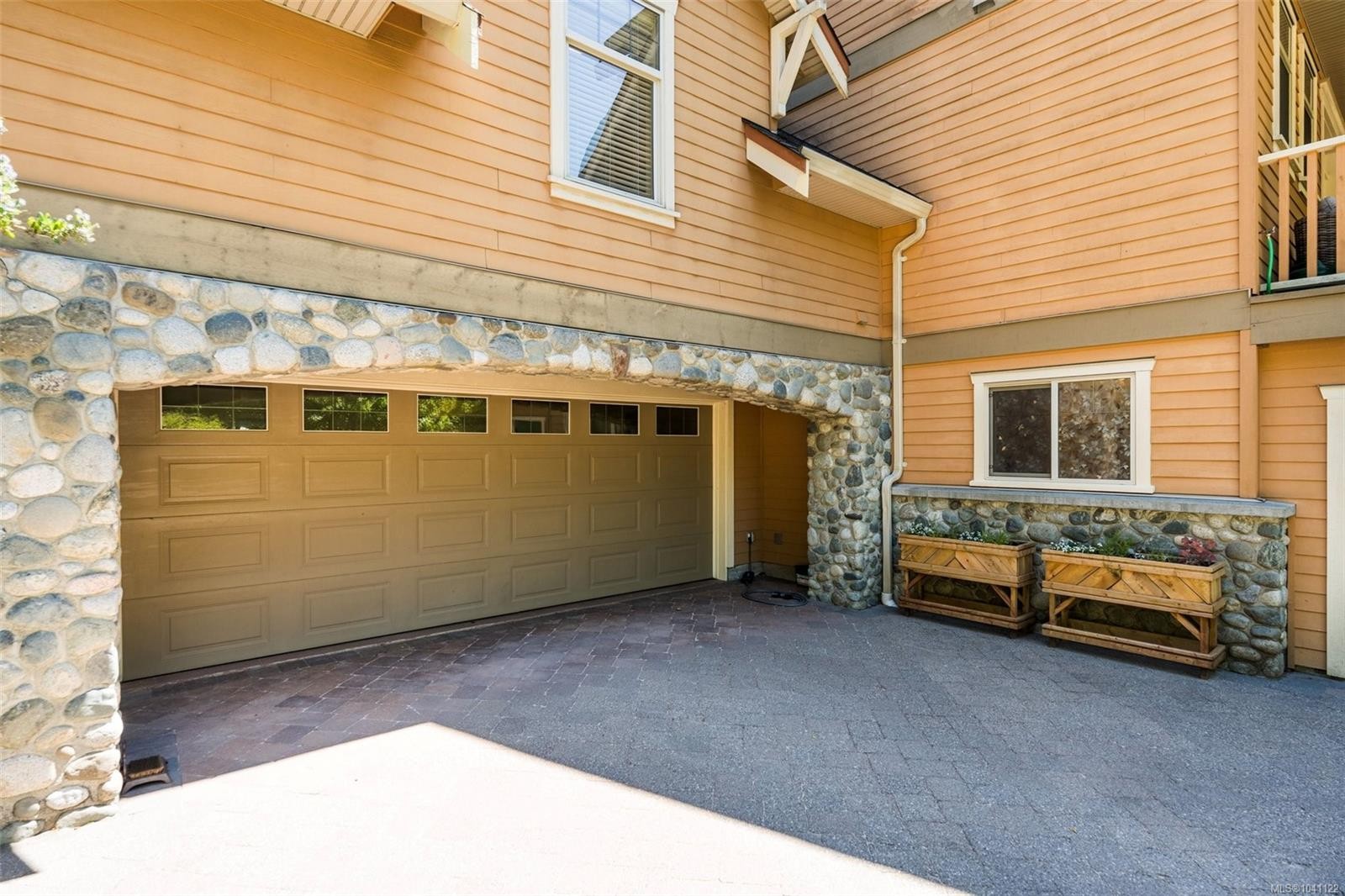 1062 River Rd, Highlands, BC