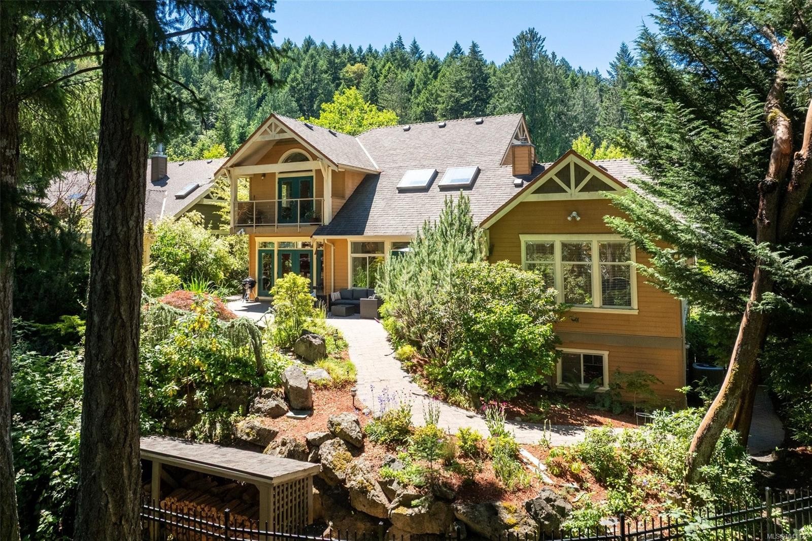 1062 River Rd, Highlands, BC