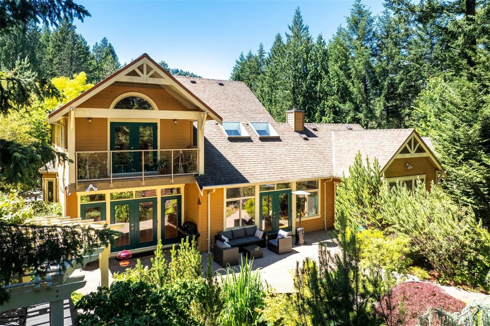 1062 River Rd, Highlands, BC