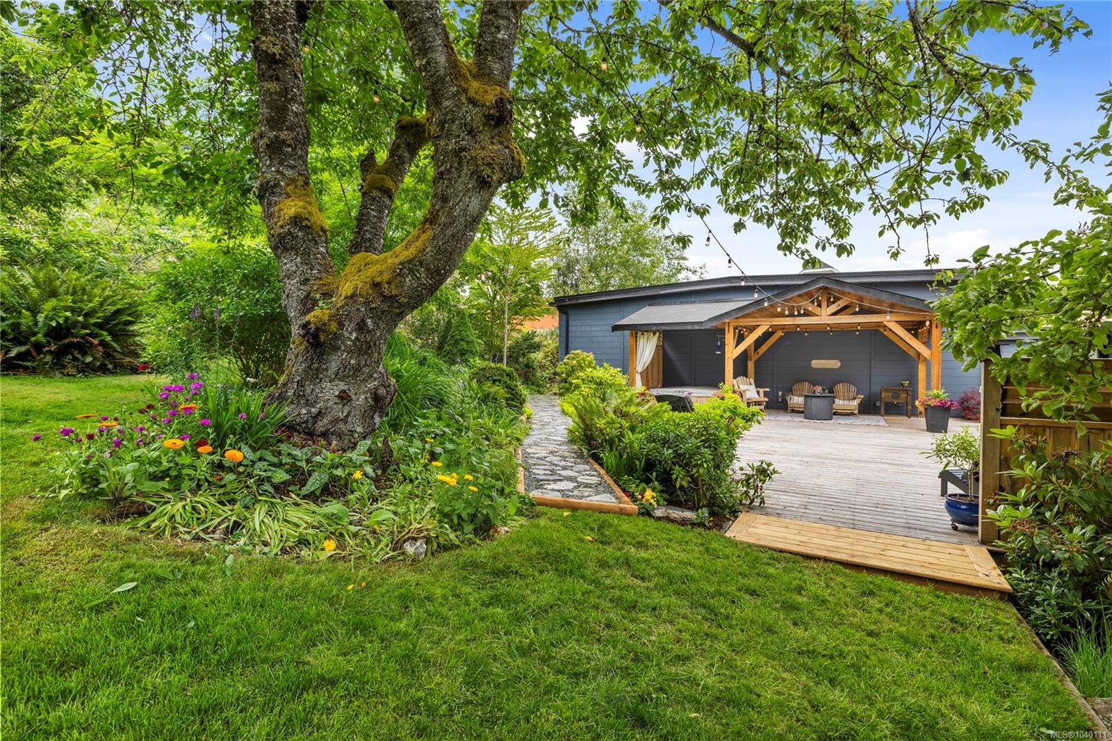446 Davis Rd, Ladysmith, BC