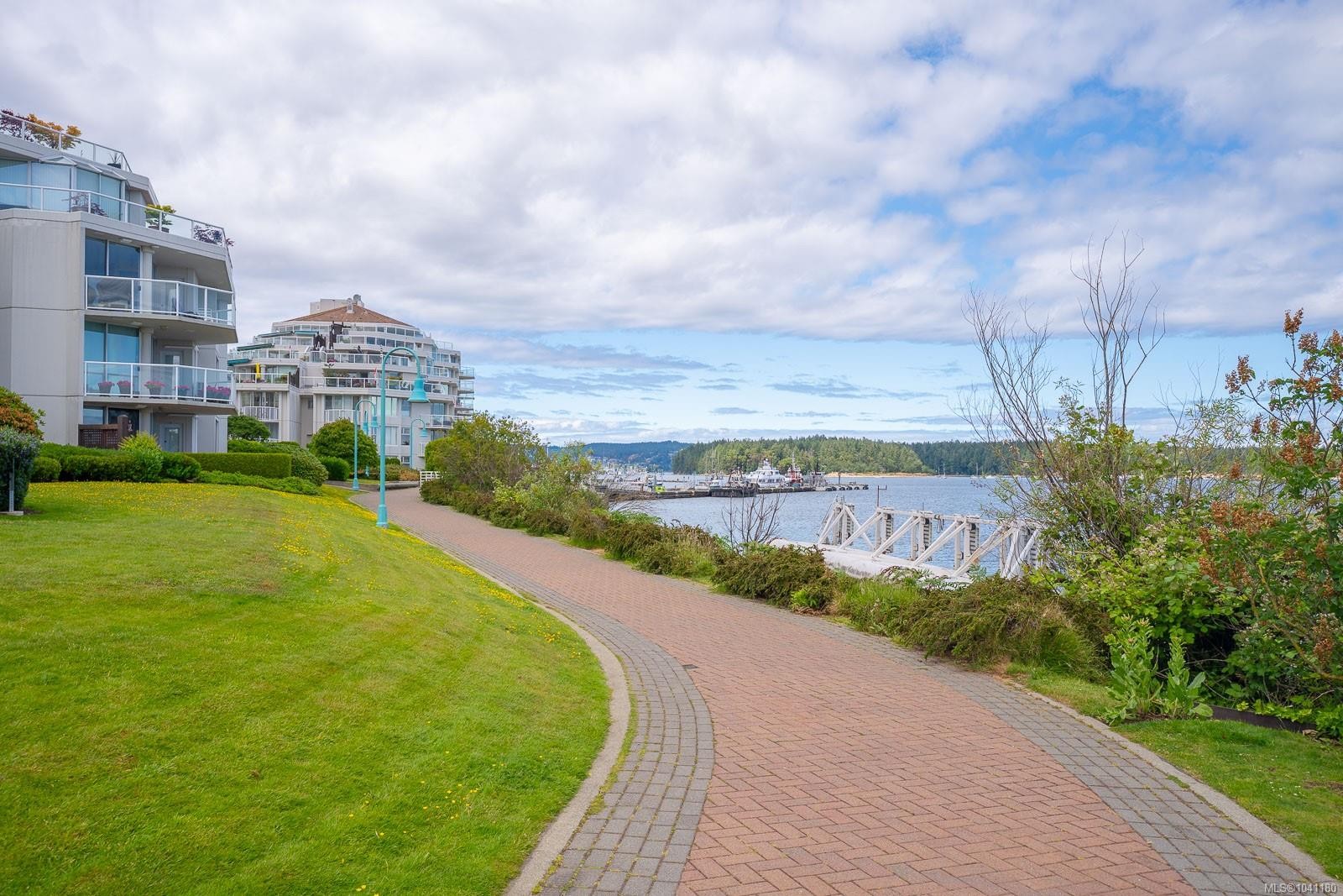 #203-158 Promenade Dr, Nanaimo, BC