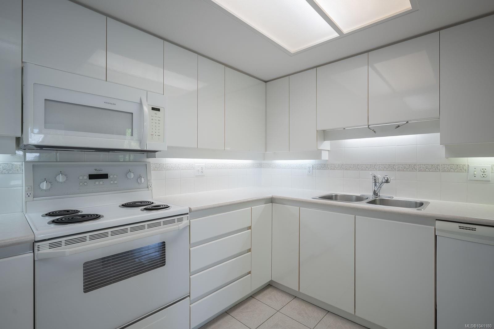 #203-158 Promenade Dr, Nanaimo, BC