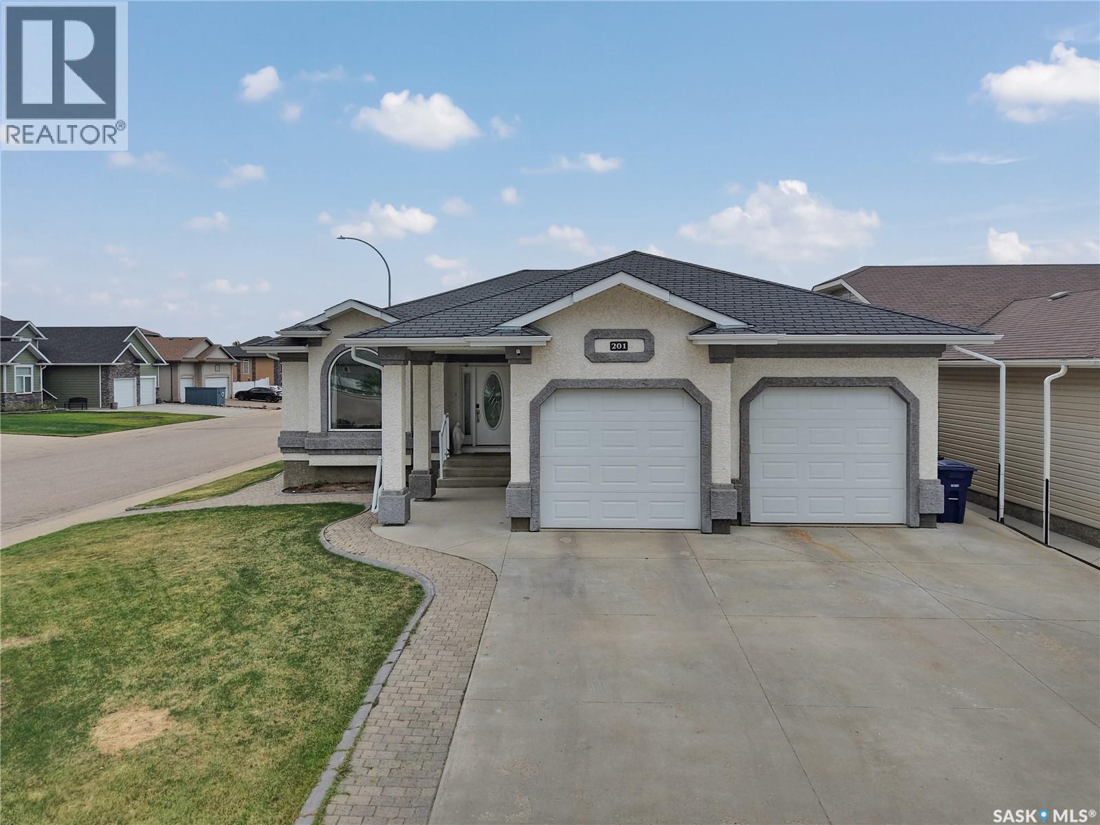 201 Brookside Court, Warman, SK