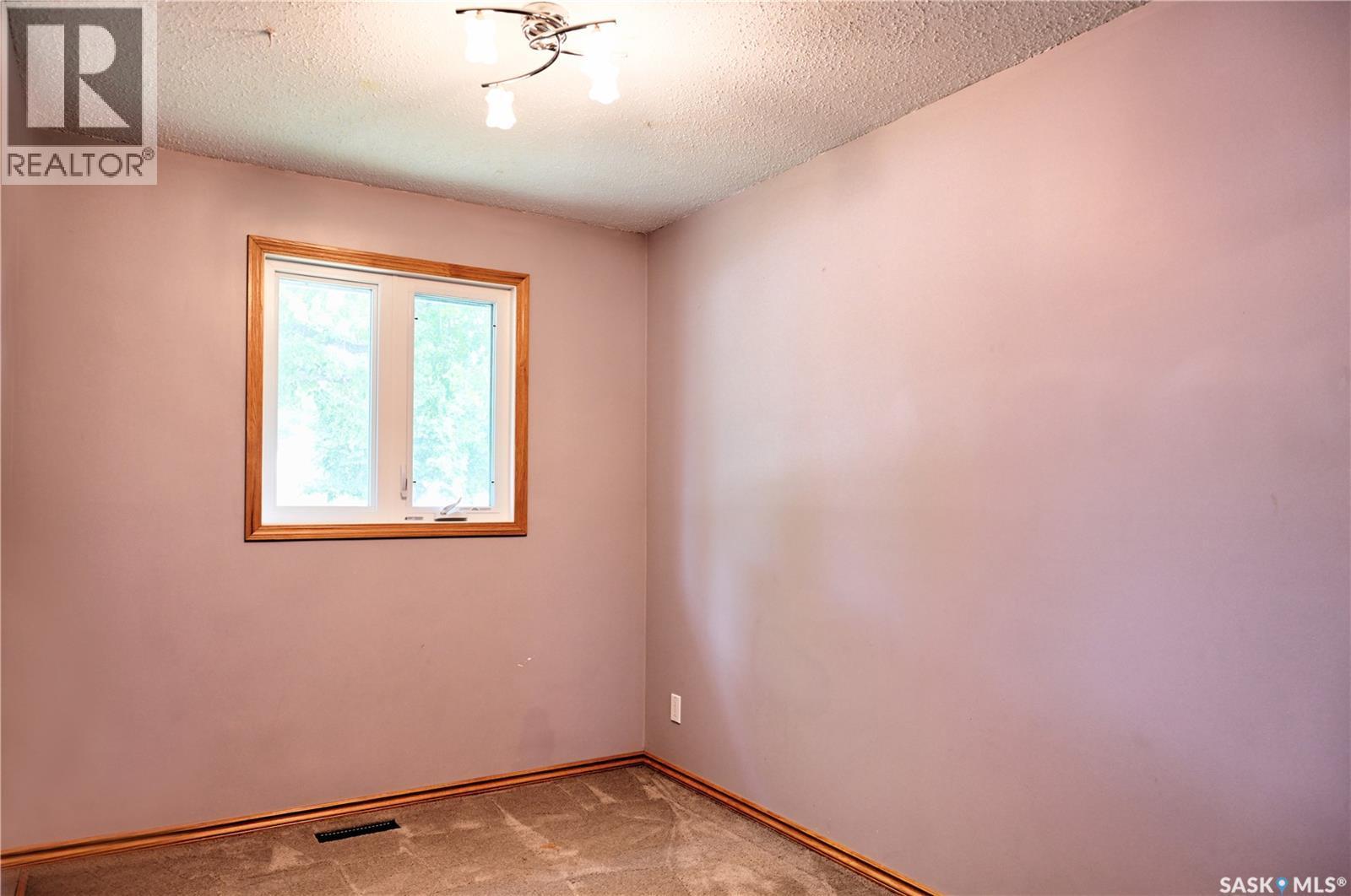 917 Macklem Drive, Saskatoon, SK