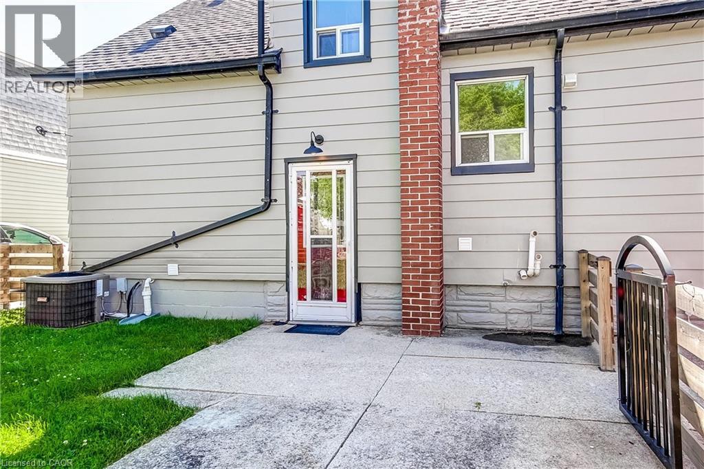 Private Entrance to In-Law Suite - 28 Delena Avenue S, Hamilton, ON