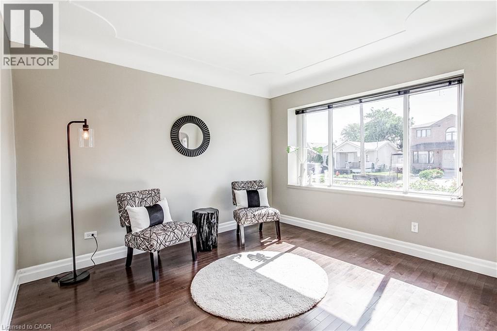 28 Delena Avenue S, Hamilton, ON