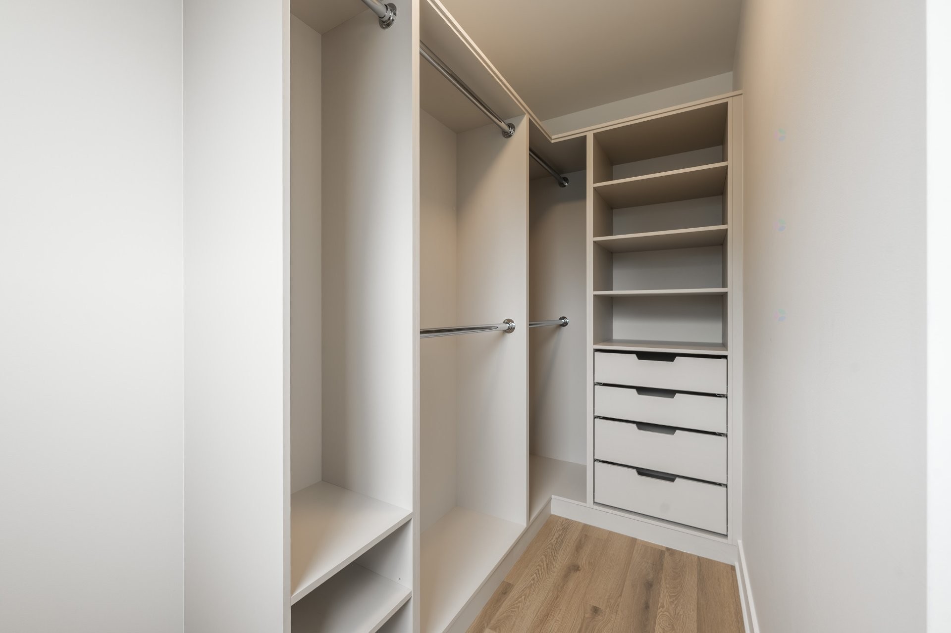 Closet - 201-127 Mtée Des Trinitaires, Saint-Basile-Le-Grand, QC - Indoor With Storage