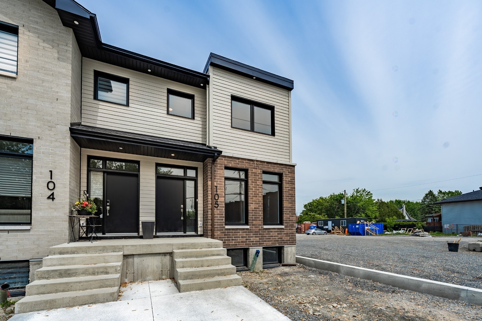 Front of Structure - 201-127 Mtée Des Trinitaires, Saint-Basile-Le-Grand, QC - Outdoor